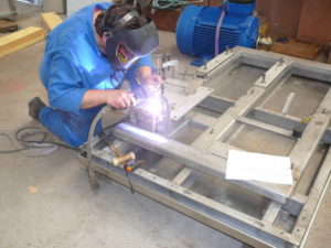 Fabrication de chassis de la motopompe dans notre atelier