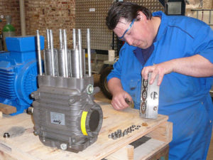 montage de la pompe hp dans notre atelier de Bailleul (France)